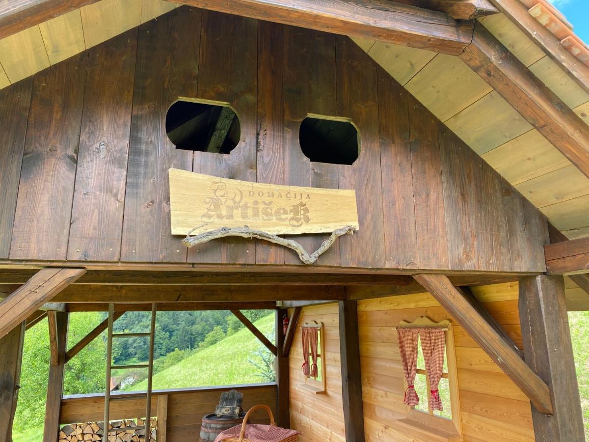 Wooden Hut At Tourist Farm Artisek Villa Store Exterior foto